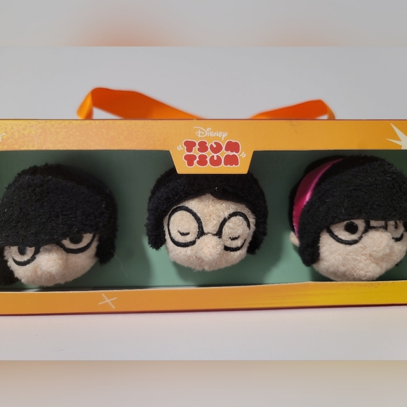 Disney Tsum Tsum Edna Mode Plush Set - Picture 2 of 3